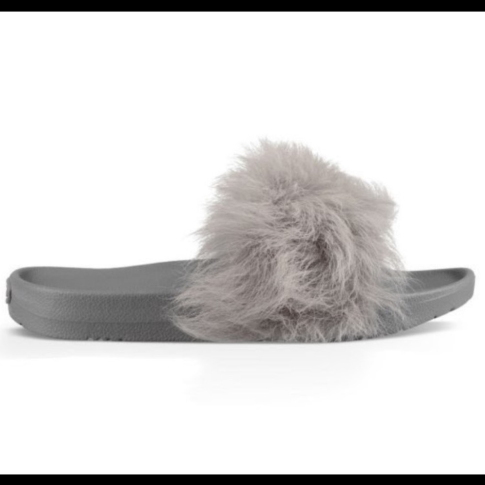 UGG grey size 6 slides